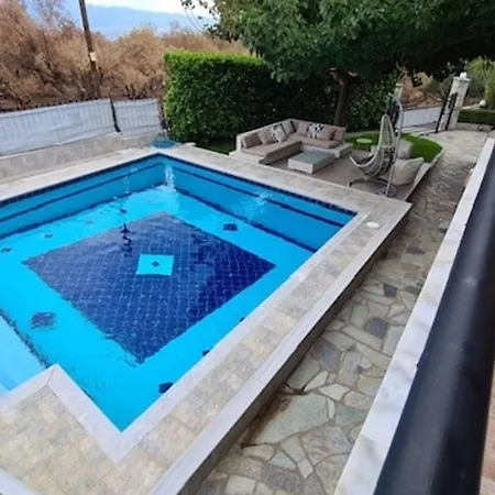 Luxurious Anastasia *