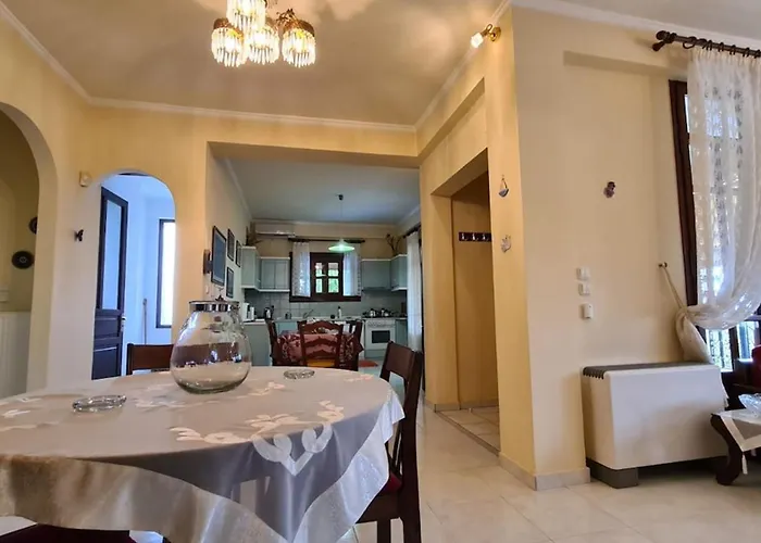 Luxurious Anastasia Ziria