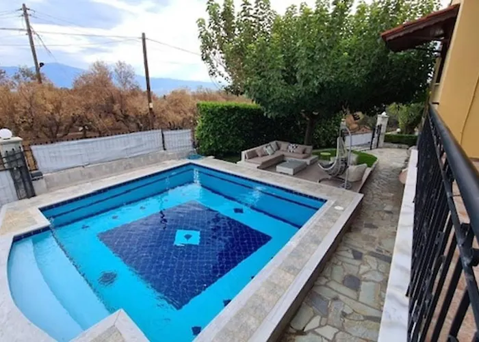 Luxurious Anastasia Вилла