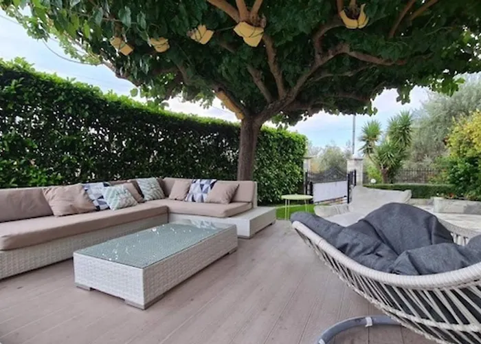 Luxurious Anastasia Ziria