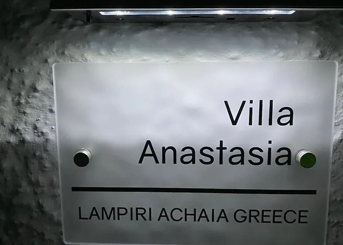 Luxurious Anastasia Ziria